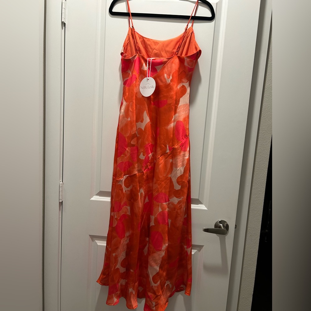 Selfie Leslie Well Versed Pleated Bust Front Split Flora Orange - Picture 6 of 6
